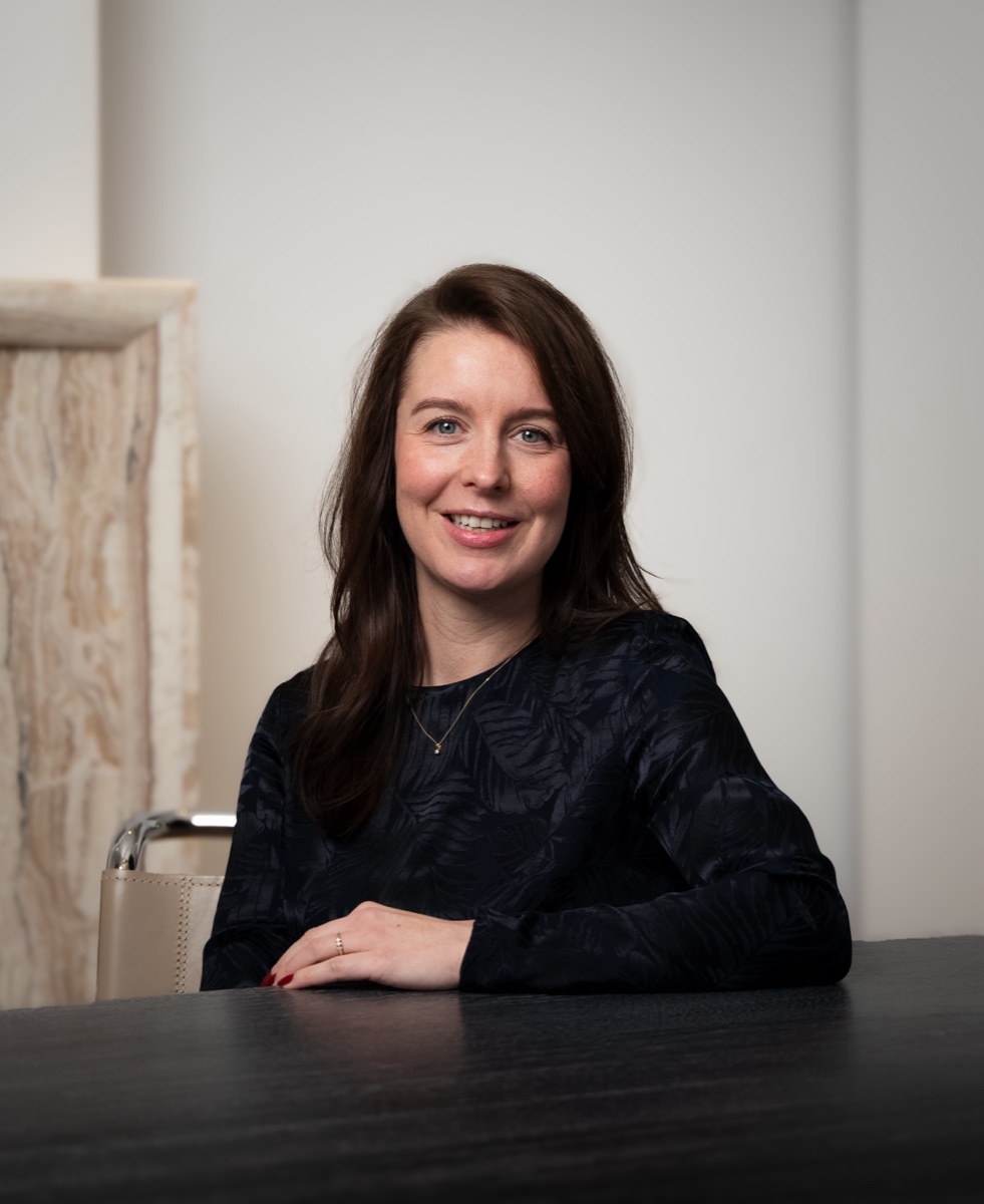 Corine Hop, Finance Consultant